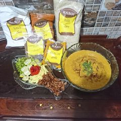 A picture of Haleem deghi without any brand daba masala.