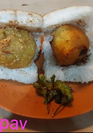 A picture of Vada pav.