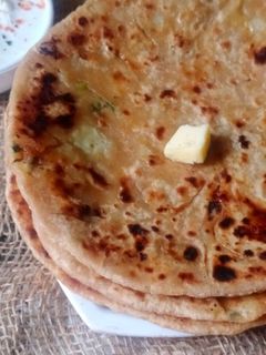 आलू के पराठे (Aloo ke parathe recipe in hindi) रेसिपी मुख्य फोटो