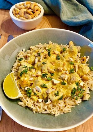Une photo de Poulet Coco Curry Noix de cajou