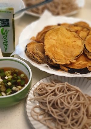 日式蕎麥麵＆炸日本圓茄 的食譜成品照片