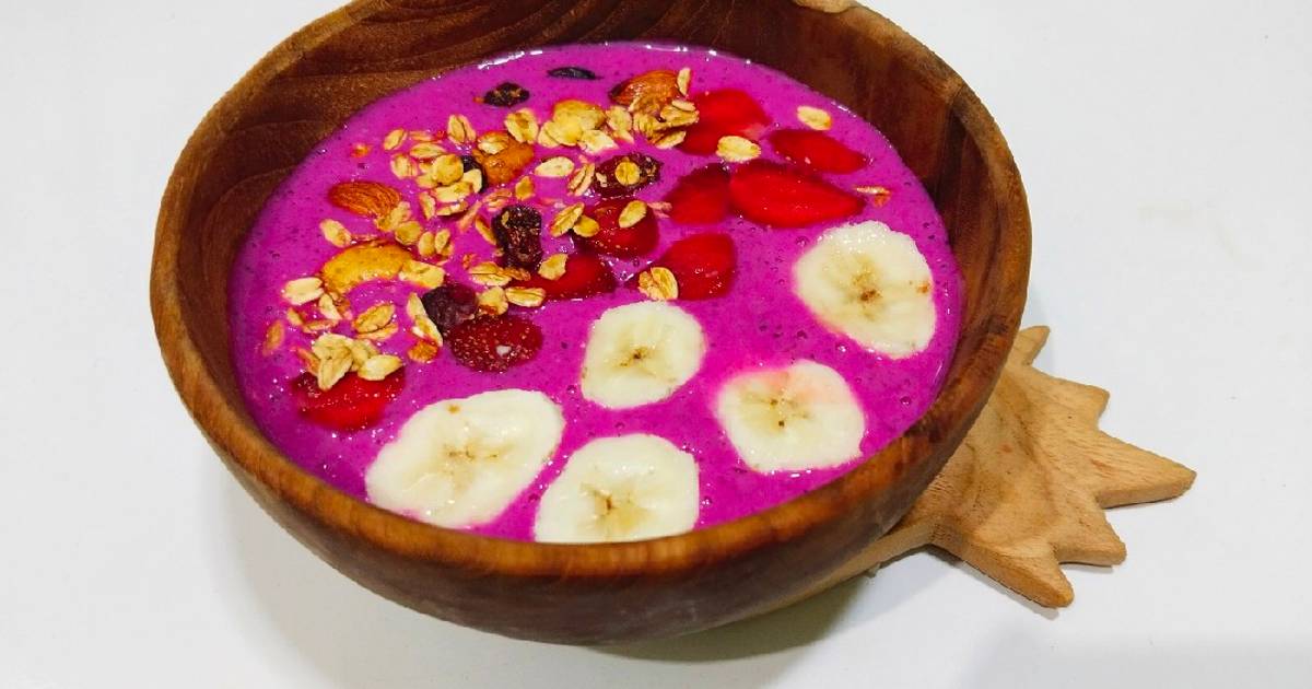 Resep Smoothies bowl (buah naga, pisang, strawberry) oleh Kiki_Nomuyepo