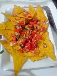 नाचोज विद सालसा(nachos with salsa recepie in hindi) रेसिपी मुख्य फोटो
