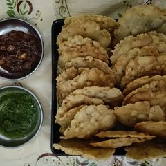 Crispy rice papdi A picture of Crispy rice papdi.