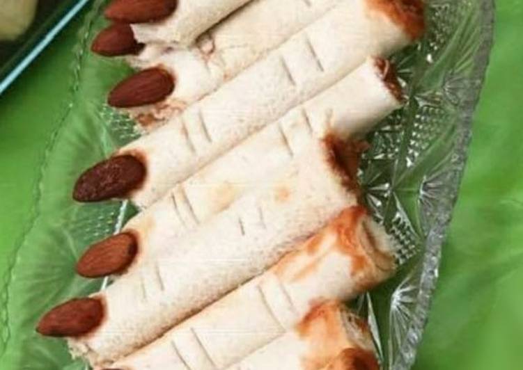 How to Make Favorite Eerie Witch fingers