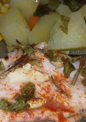Una foto de Corvina Fresca Con Verduras