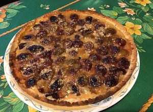 Une photo de Tarte aux reines claudes crème vanille (pâte brisée au lait et gelée pommes cranberries)