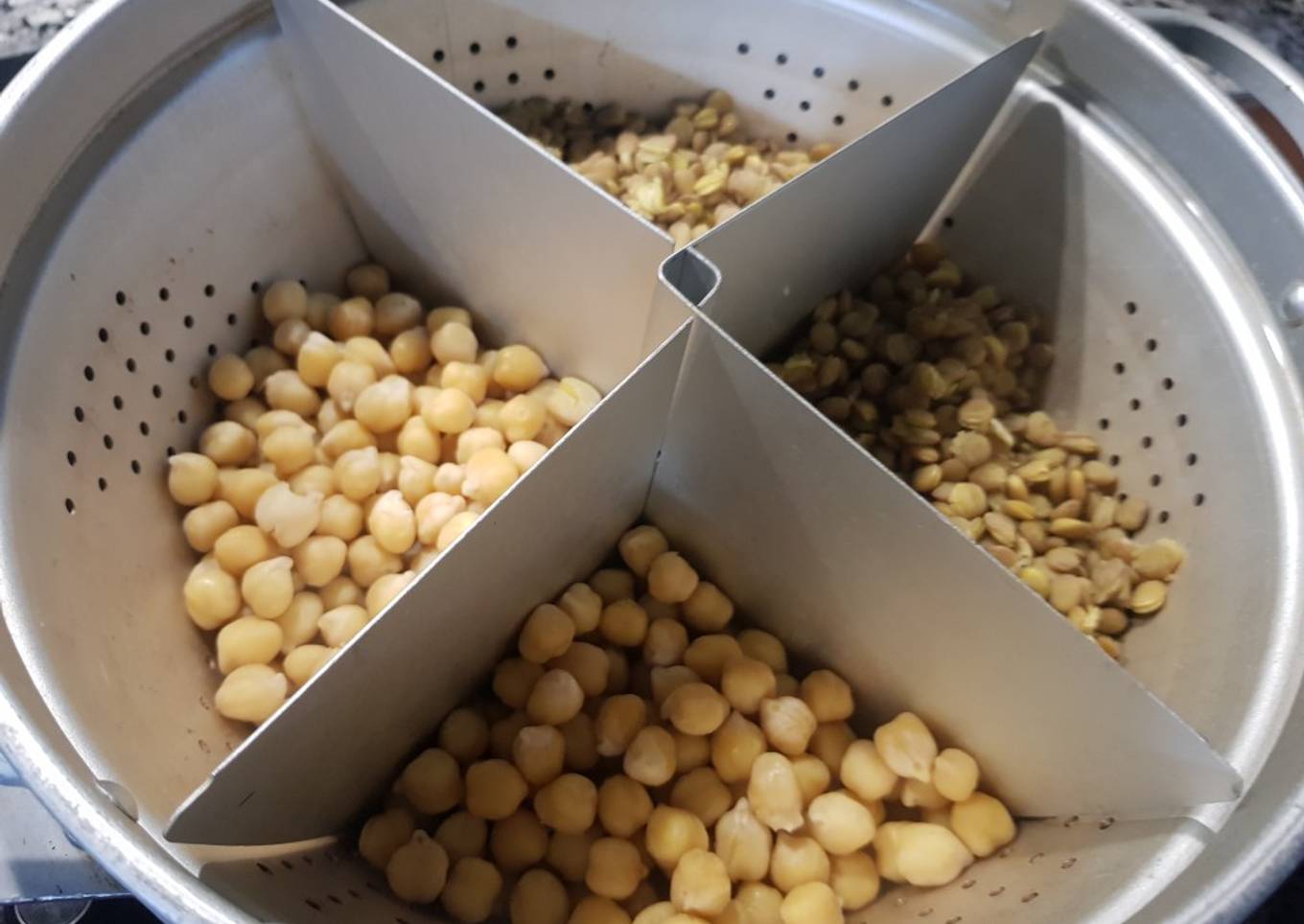 Garbanzos y lentejas en vaporizador de Essen