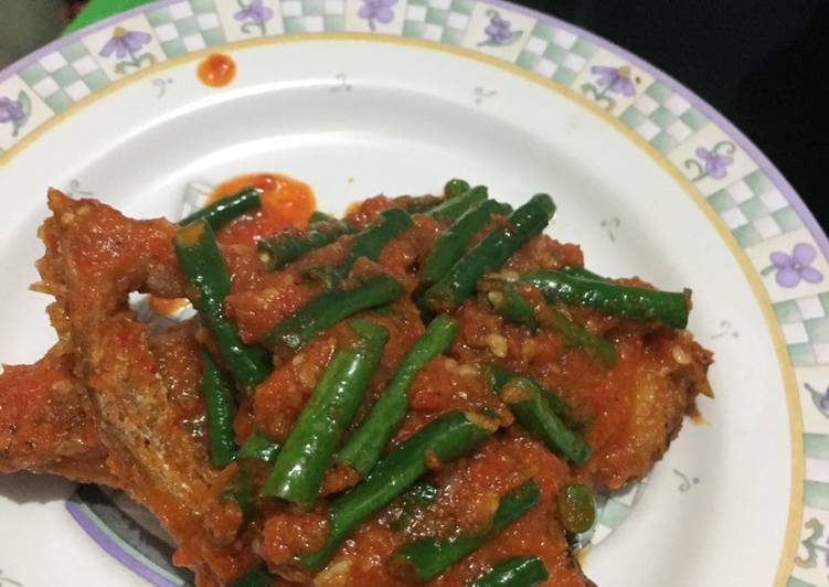 Langkah Mudah untuk Membuat Balado gurame goreng yang Bisa Manjain Lidah