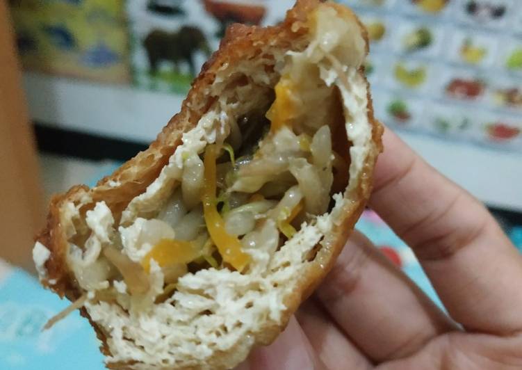 Tahu isi pedas kantin poltek