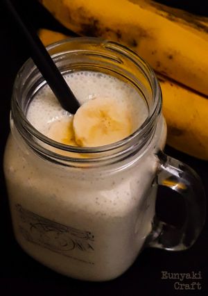 A picture of Banana Oats Smoothie.