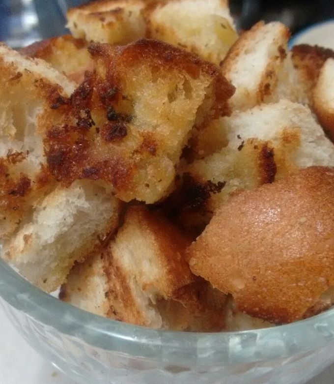 Una foto de Crutones caseros rápidos