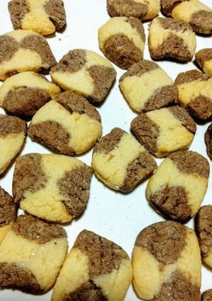 Una foto de Polvorones de vainilla chocolate y limón