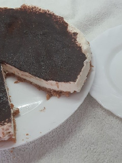 Una foto de Tarta de queso y cacao caramelizado (sin gelatina)