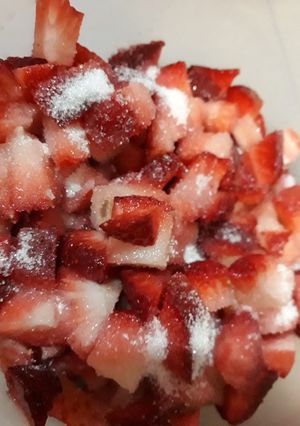 Una foto de Frutilla con azúcar y algo más