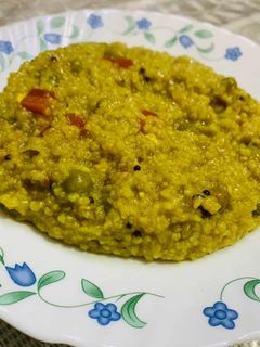 नमकीन दलिया(namkeen daliya recipe in hindi) रेसिपी मुख्य फोटो