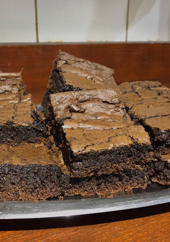 Una foto de BROWNIES sin manteca 🍫