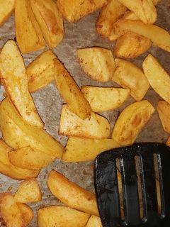 Tepsiben sült krumpli recept fotója