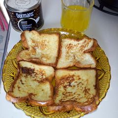 A picture of French toast.