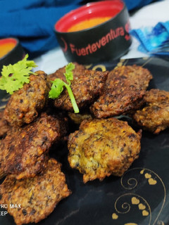उड़द दाल बड़ा(urad dal wada recipe in hindi) रेसिपी मुख्य फोटो