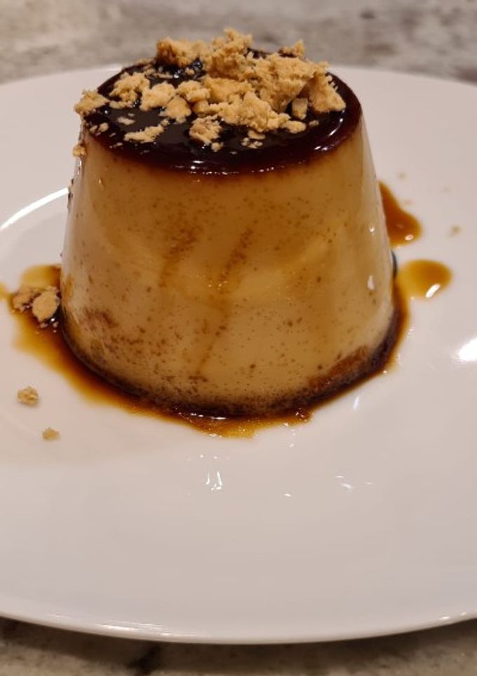 Una foto de Flan de turrón de cacahuete