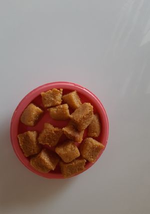 A picture of Title-Milkcake at home.