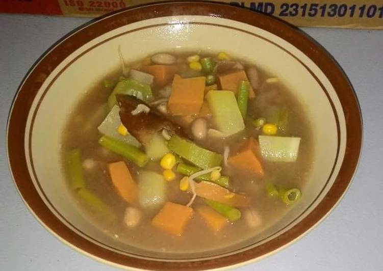 Bagaimana Menyiapkan Sayur asem simple yang Bisa Manjain Lidah