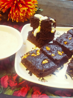 ब्राउनी विथ रबड़ी (brownie with rabdi recipe in Hindi) रेसिपी मुख्य फोटो