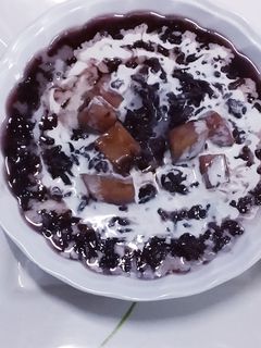รูปของ ข้าวเหนียวดำเผือกน้ำกะทิ