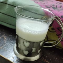 A picture of Elaichi flavoured milk.