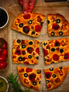 Foto de Focaccia de queijo e tomate cherry