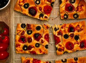 Foto de Focaccia de queijo e tomate cherry