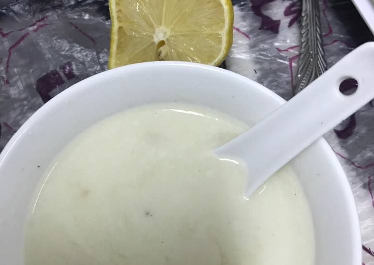 شوربة ذرة و دجاج بكريمة خفق