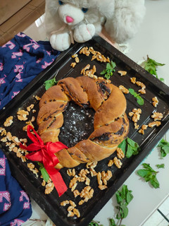 ચોકોલેટ વૉલન્ટ બબકા (Chocolate Walnut Babka Recipe In Gujarati) રેસીપી મુખ્ય ફોટો
