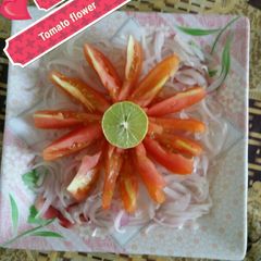 A picture of Beautiful salad platter.