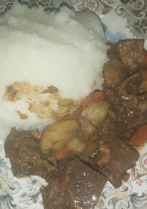 A picture of Beef bones and pap.