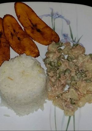 Una foto de Deliciosa ensalada de papa y atún