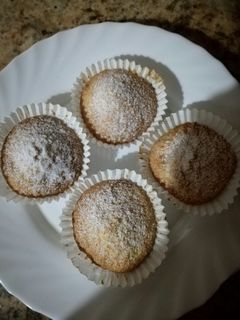 Una foto de Minis queques de coco