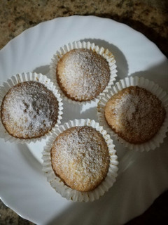 Una foto de Minis queques de coco