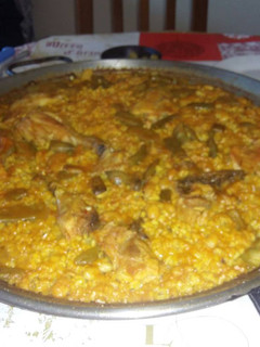 Una foto de Paella valenciana
