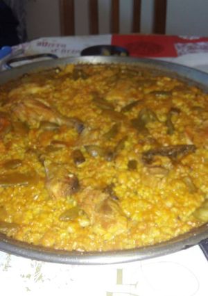 Una foto de Paella valenciana