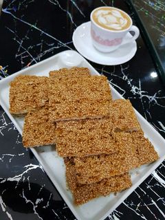عکسی از دستور نان قندی کنجدی با آرد گندم کامل و جو