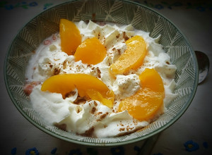 Görög gyümölcsleves,barackbefőttel főzés nélkül 🍑🥣🍑🥣🍑 recept fotója