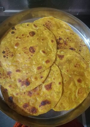 દુધી ના થેપલા (Dudhi Thepla Recipe In Gujarati) રેસીપી મુખ્ય ફોટો