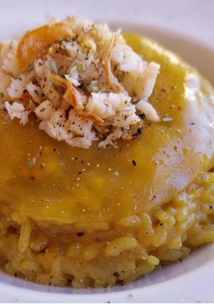 Foto principal de Risotto de bogavante al azafrán con velo de su jugo
