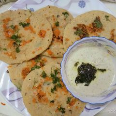 A picture of Instant Oats Uttapam.