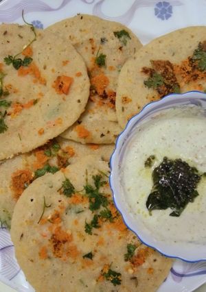 A picture of Instant Oats Uttapam.