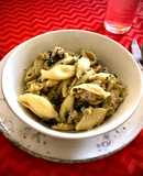 Caracoles con pavo a la pimienta y aceitunas