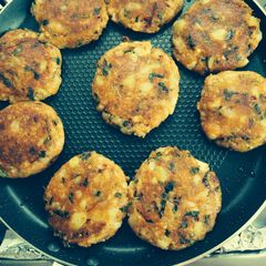 A picture of Aloo ke Tikki.