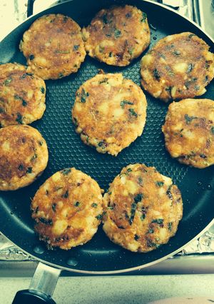 A picture of Aloo ke Tikki.
